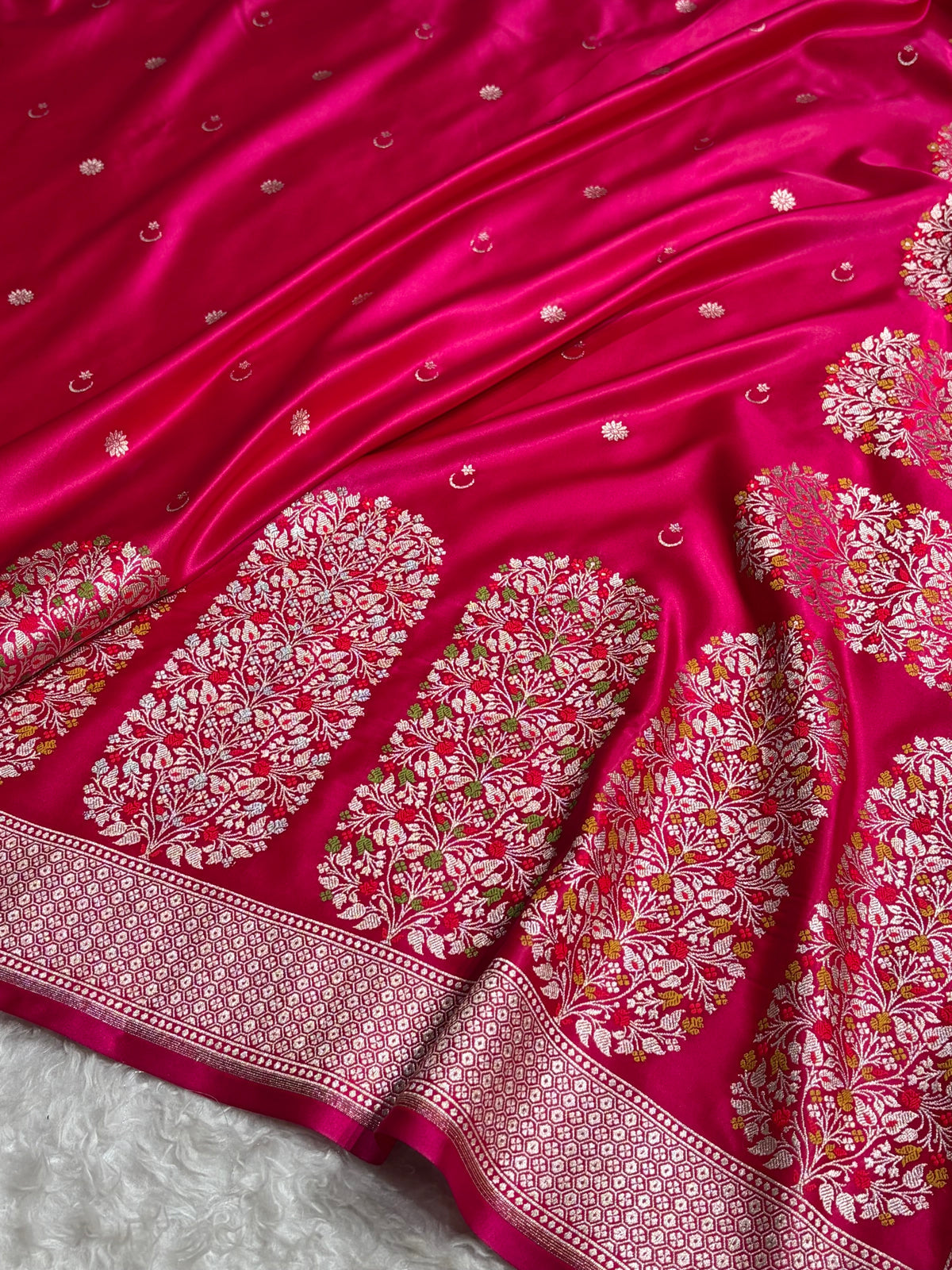 Beautiful Mashru silk saree in Rani pink colour