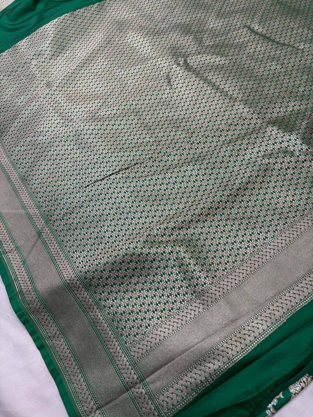 Bottle Green Mashru Silk Saree With Zari Border Jaal