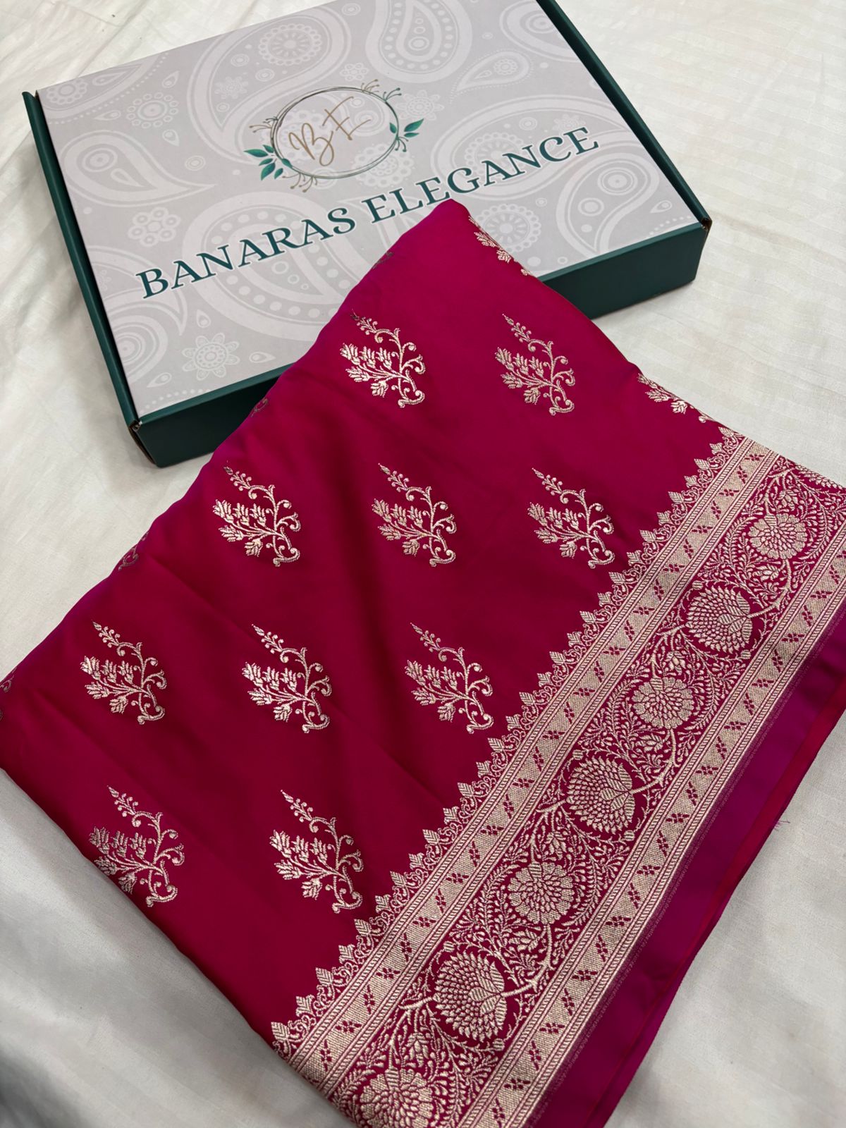 Rani Mashru Silk Saree With Zari Border Booti