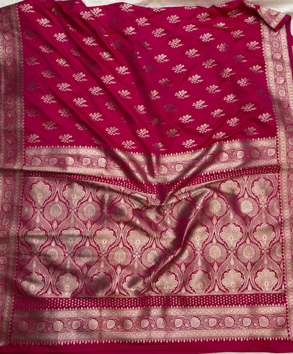 Rani Mashru Silk Saree With Zari Border Booti