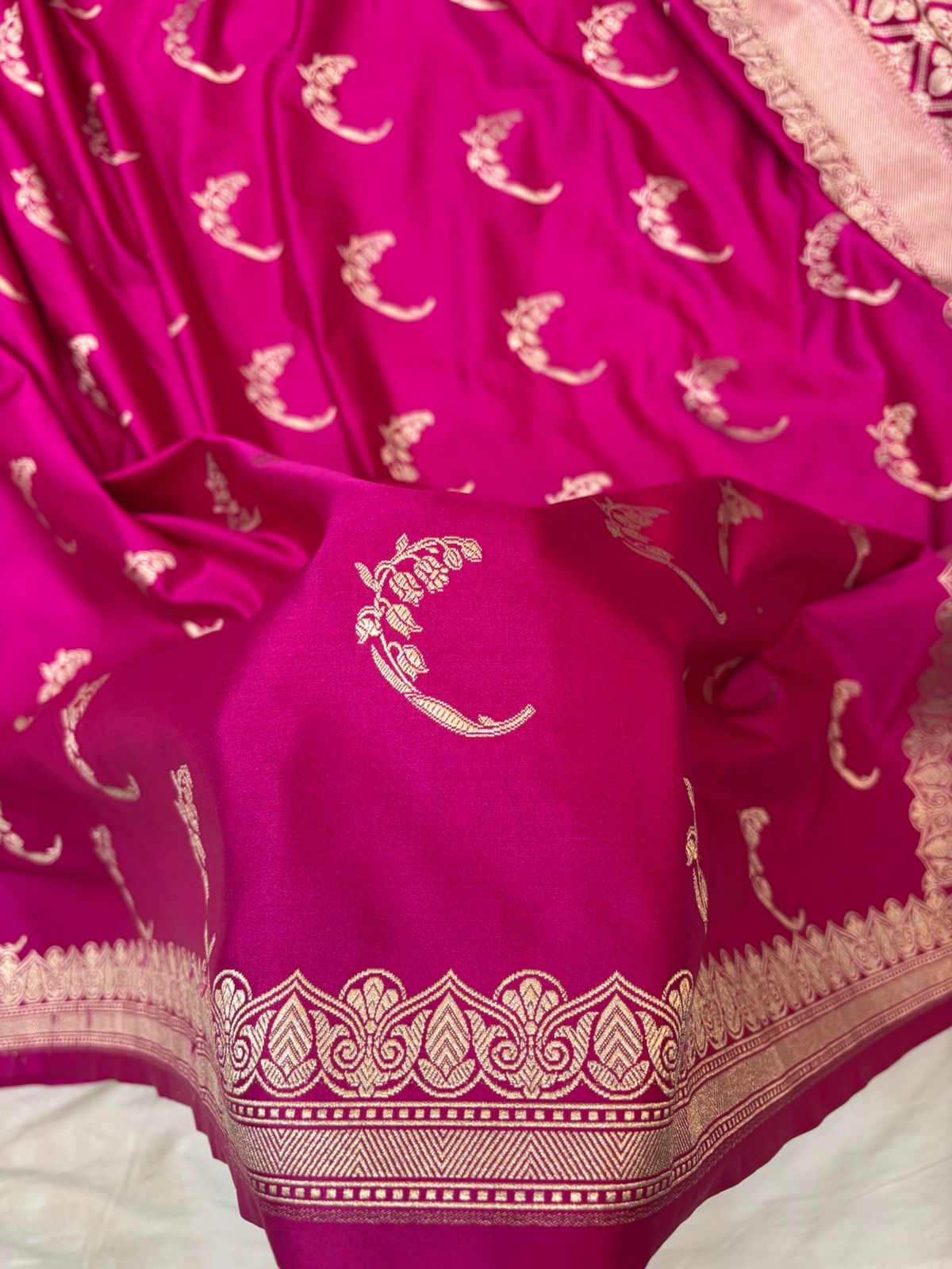Magenta Mashru Silk Saree With Zari Border