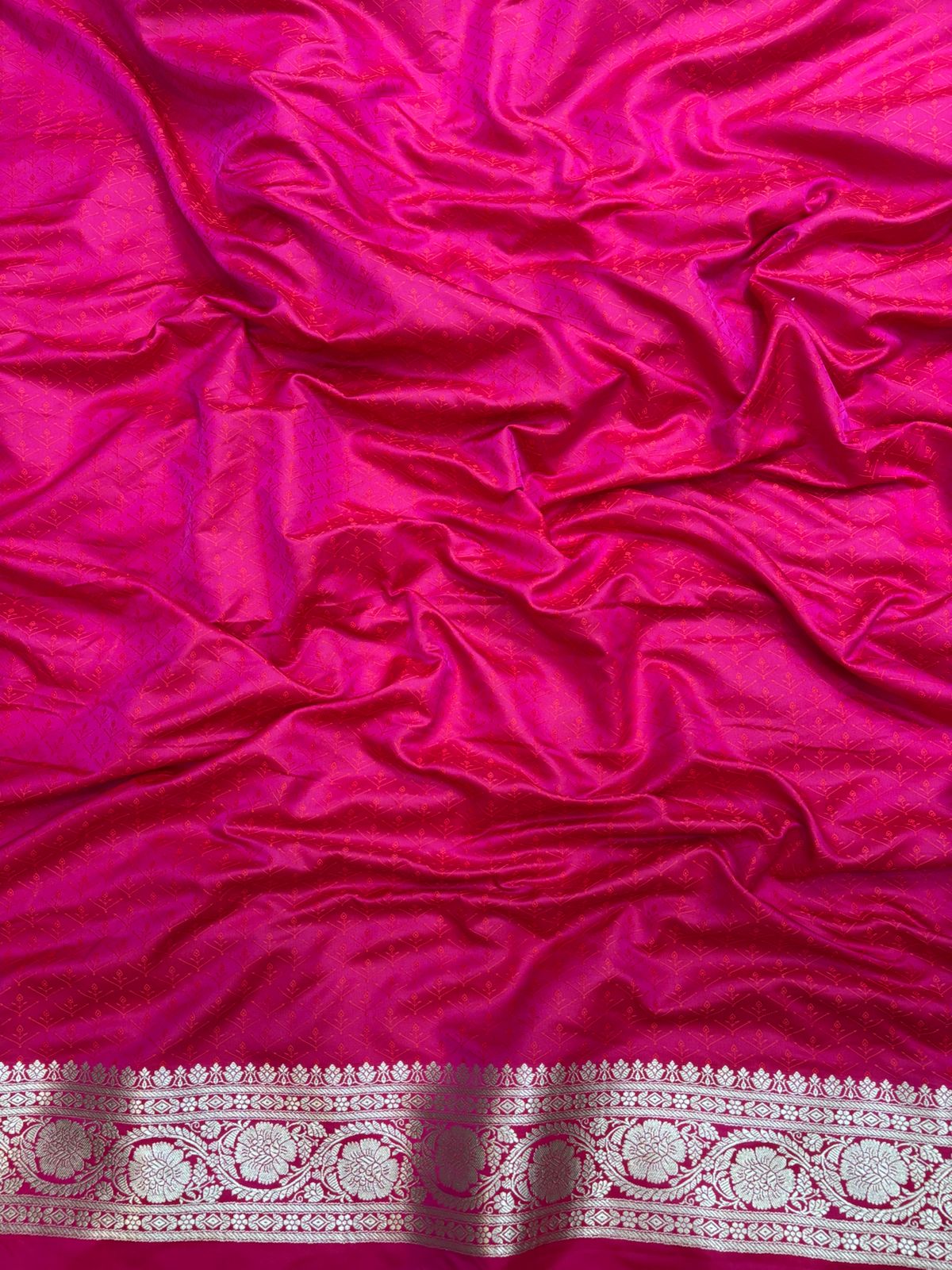 Magenta Mashru Silk Saree With Zari Border Jaal