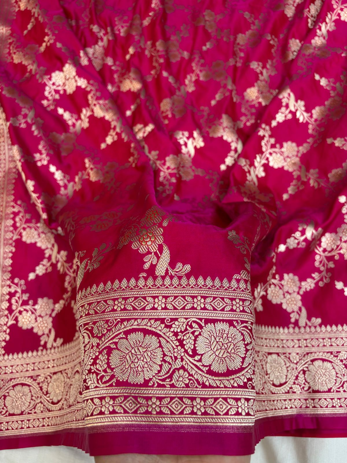 Magenta Mashru Silk Saree With Zari Border Jaal