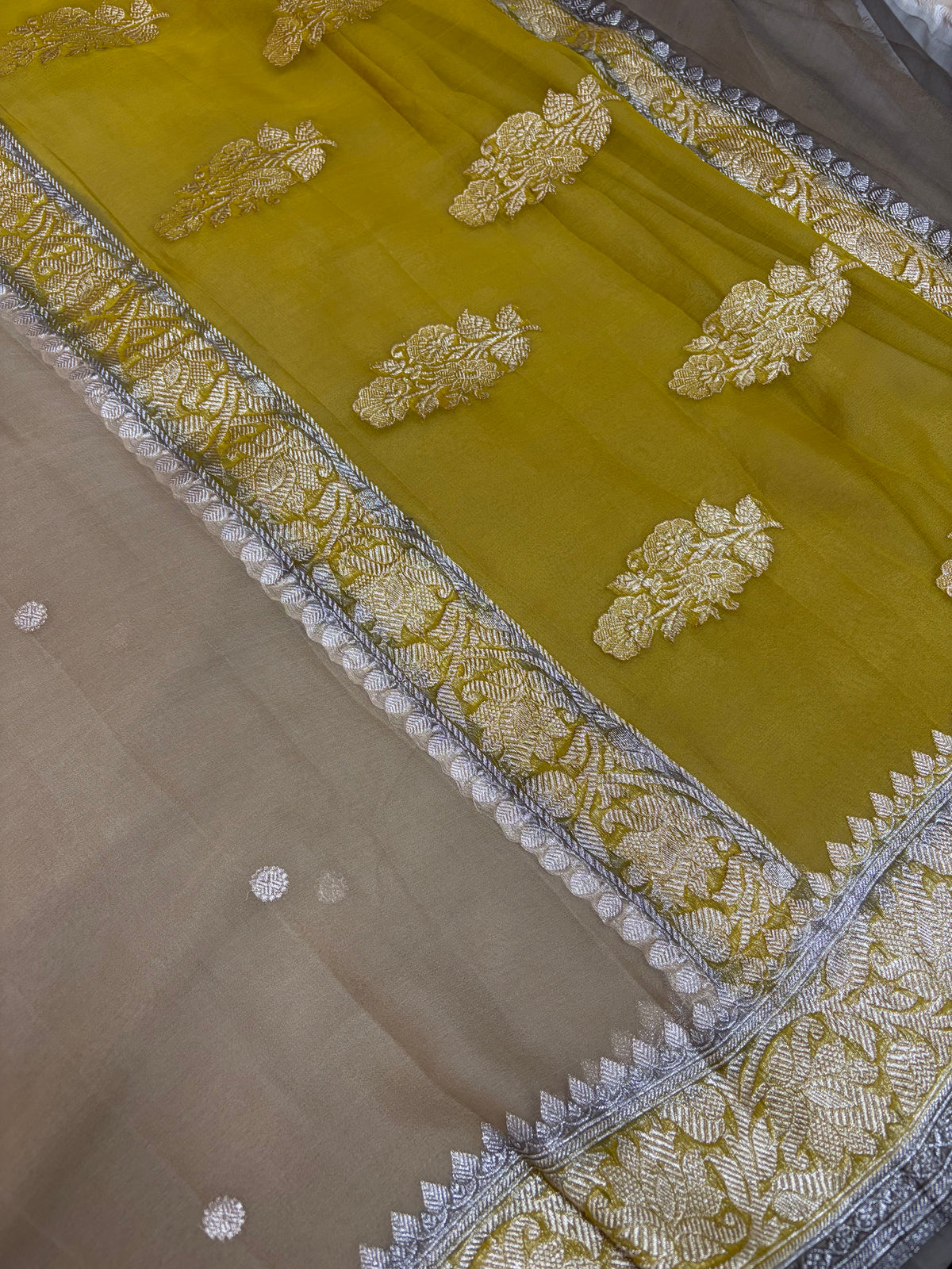 Contrast Pure khaddi chiffon Zari Border Buti saree