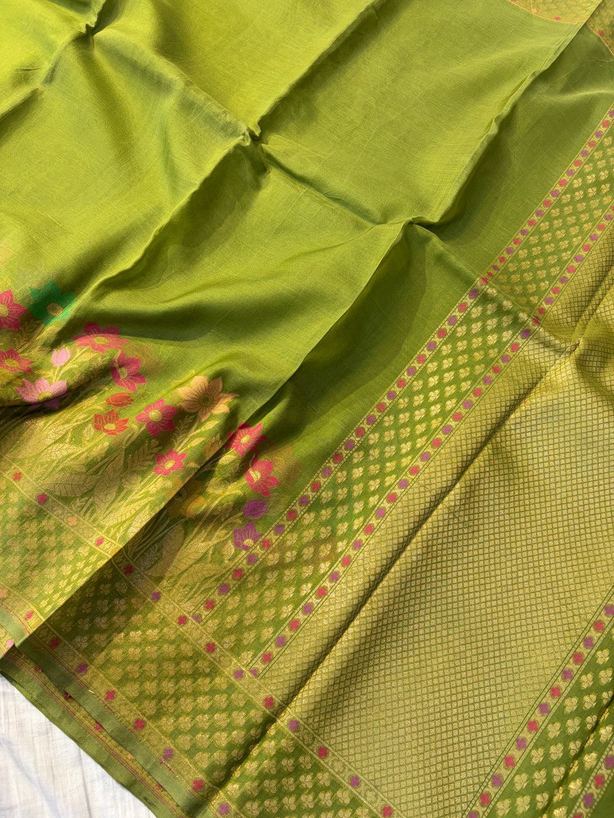 Beautiful pure premium kora jamdani saree
