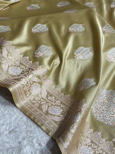 Beautiful Mashru silk saree in pistachio green colour