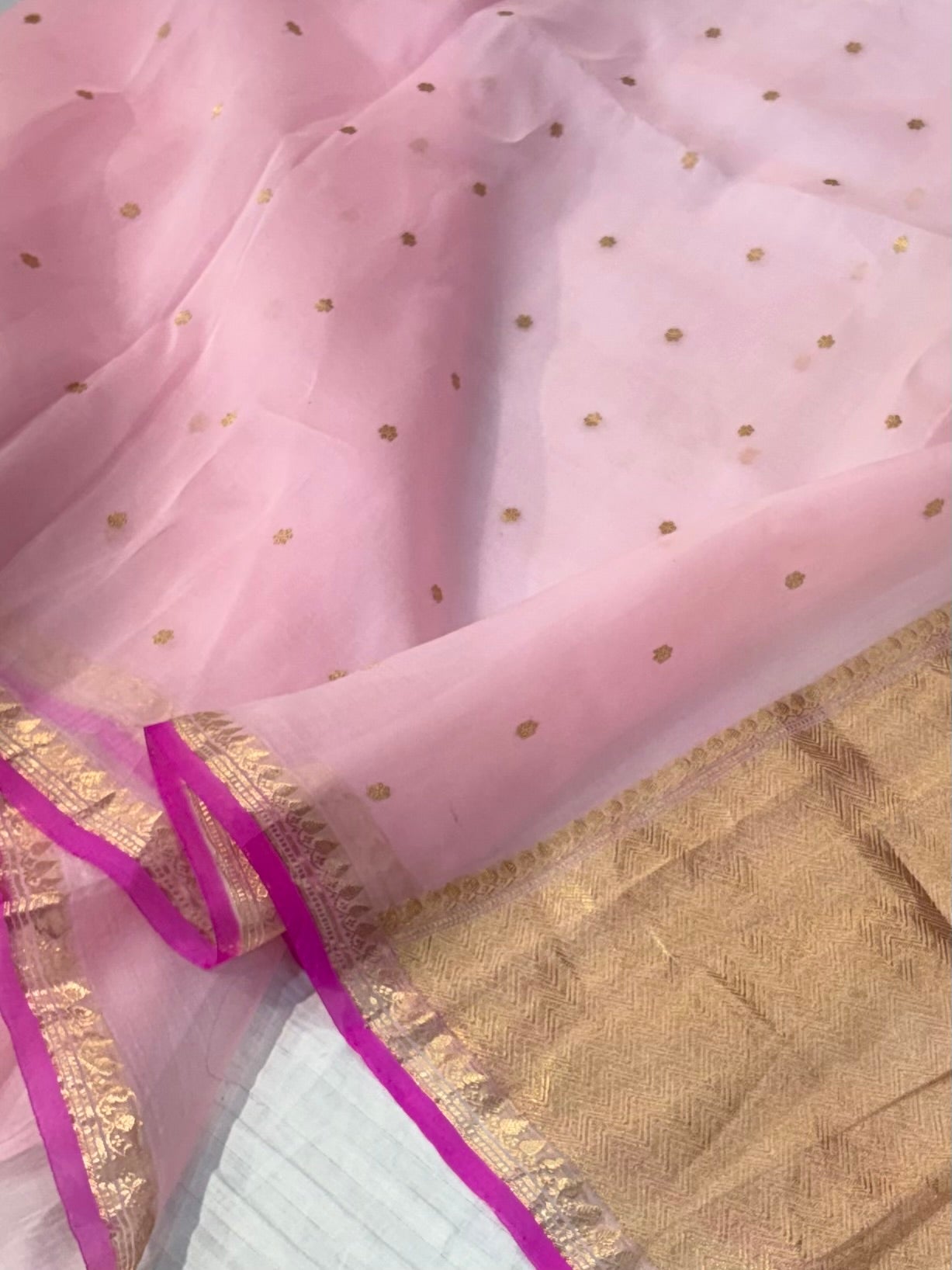 Pure handloom organza silk saree In Baby pink colour with Ranj piping border