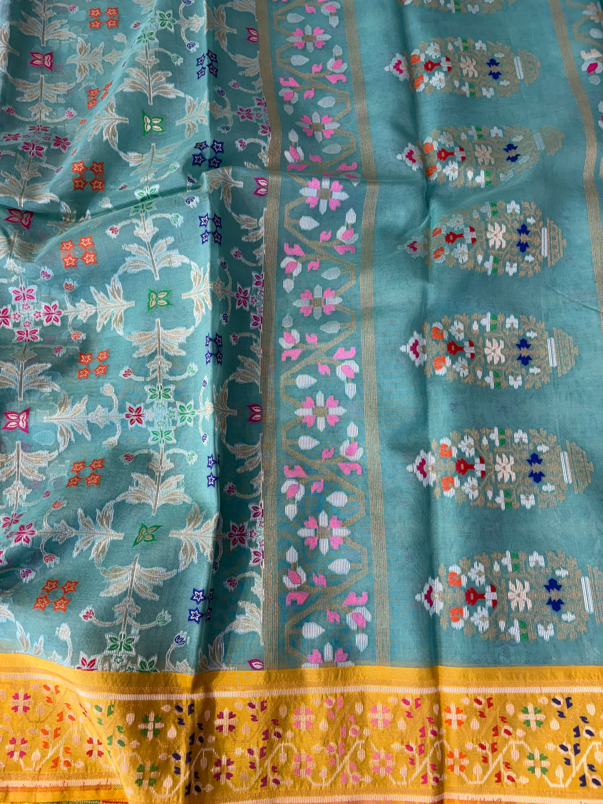 Beautiful pure premium kora jamdani saree