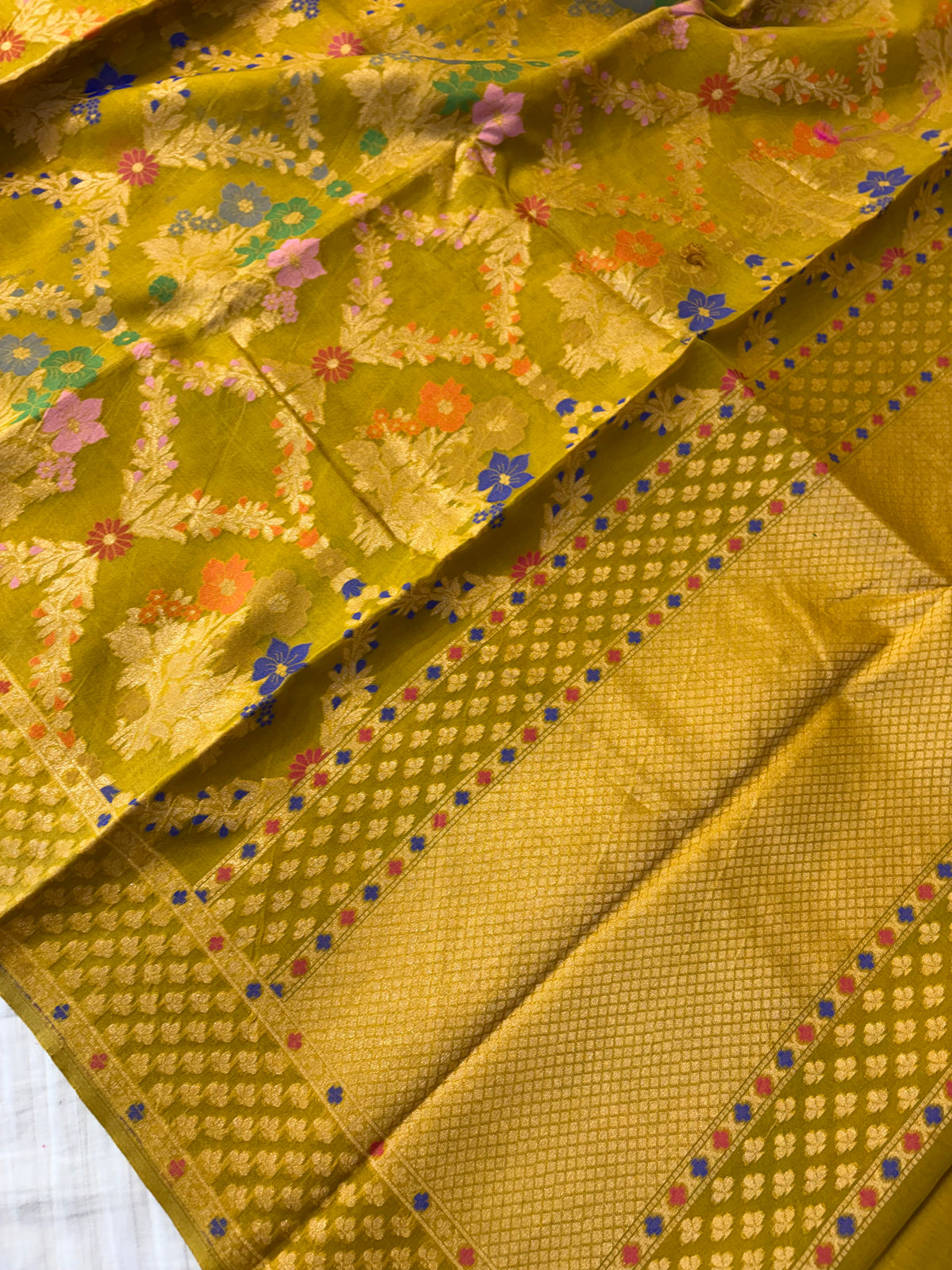 Beautiful pure premium kora jamdani saree
