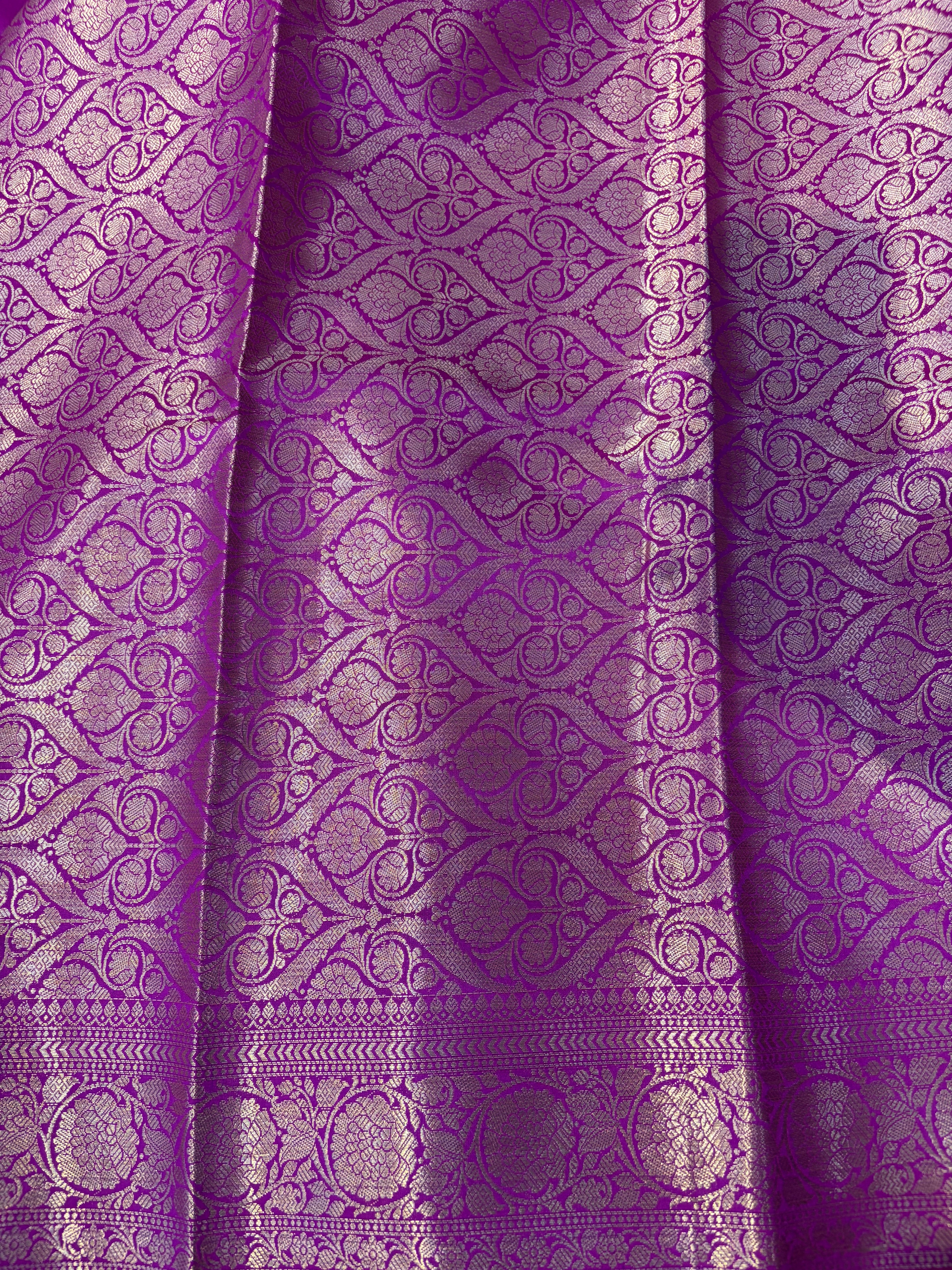 Banarasi katan by katan saree in beautiful in Magenta colour