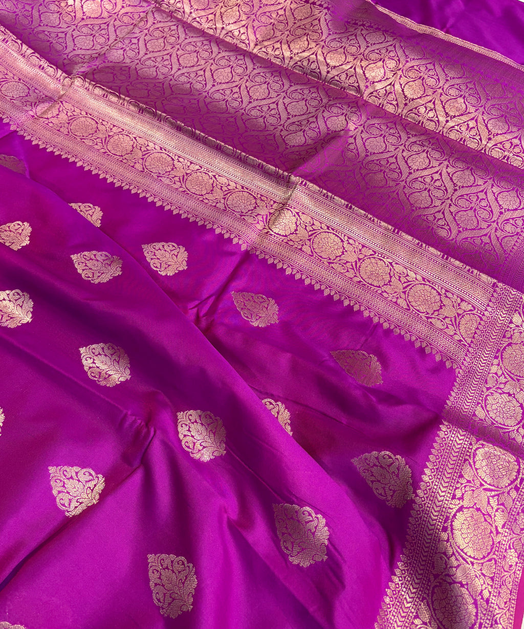 Banarasi katan by katan saree in beautiful in Magenta colour