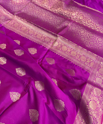 Banarasi katan by katan saree in beautiful in Magenta colour