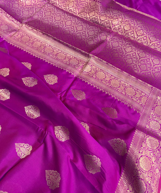 Banarasi katan by katan saree in beautiful in Magenta colour