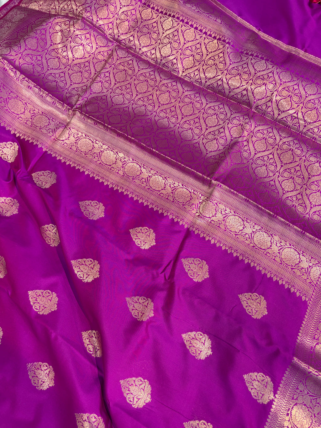 Banarasi katan by katan saree in beautiful in Magenta colour