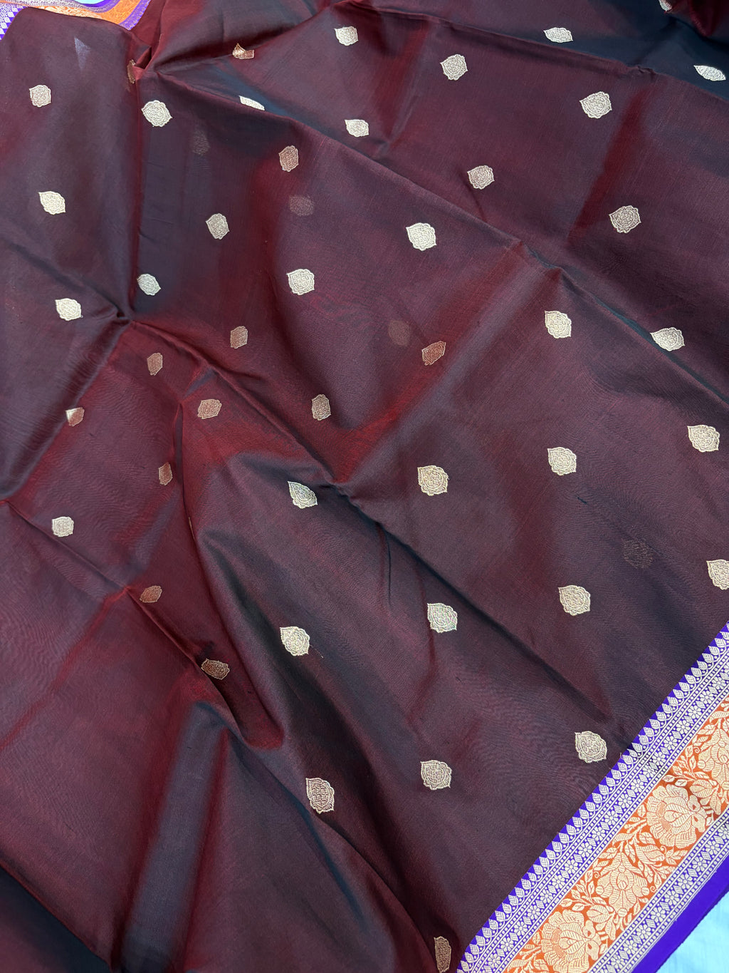 Pure handloom organza silk saree in with 3D colour border