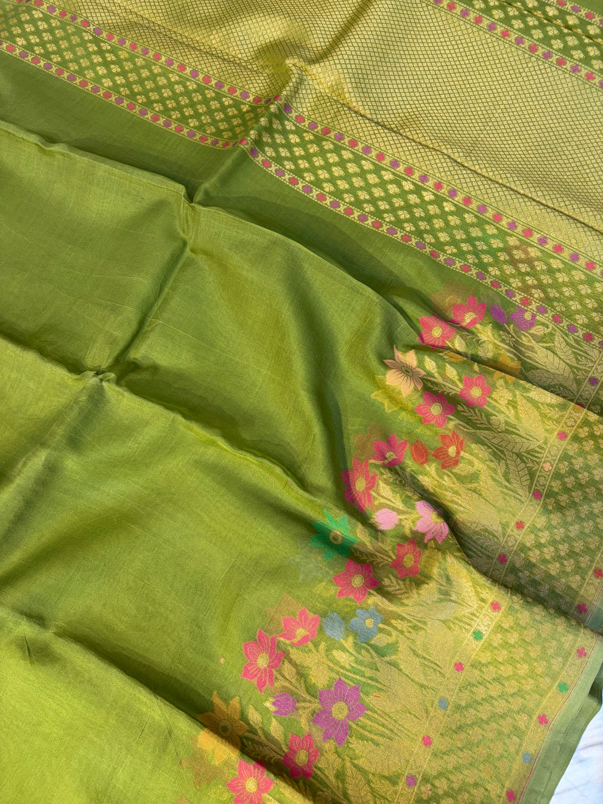 Beautiful pure premium kora jamdani saree