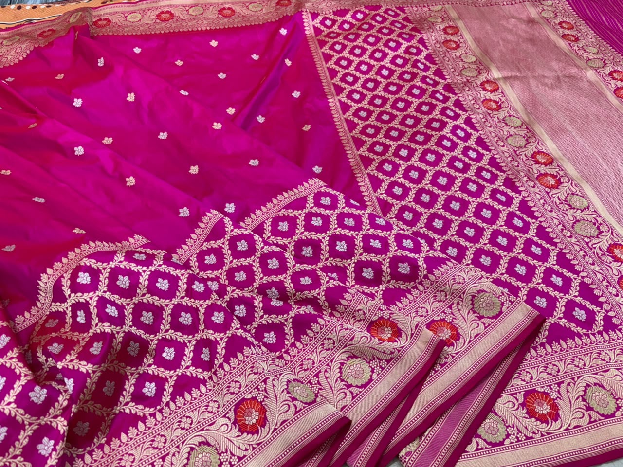 Beautiful Premium katan silk saree in Rani colour