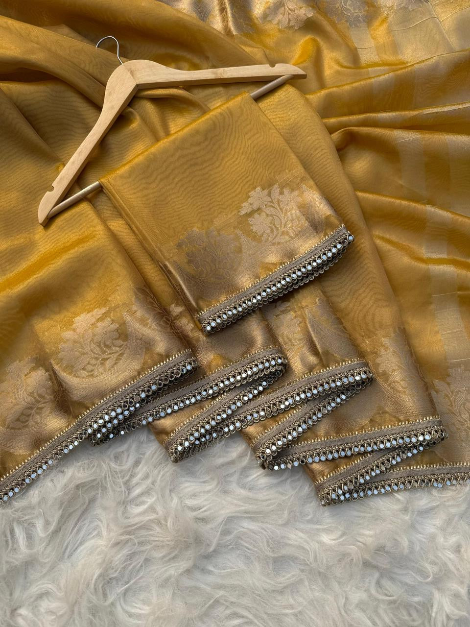 BANARASI SOFT TISSUE SILK SAREE WITH RICH GOLDEN ZARI WEAVING