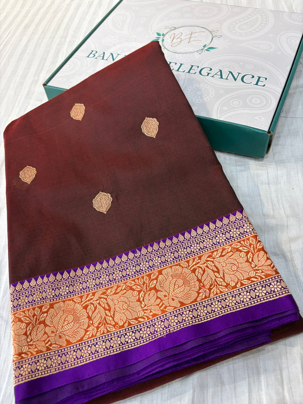 Pure handloom organza silk saree in with 3D colour border