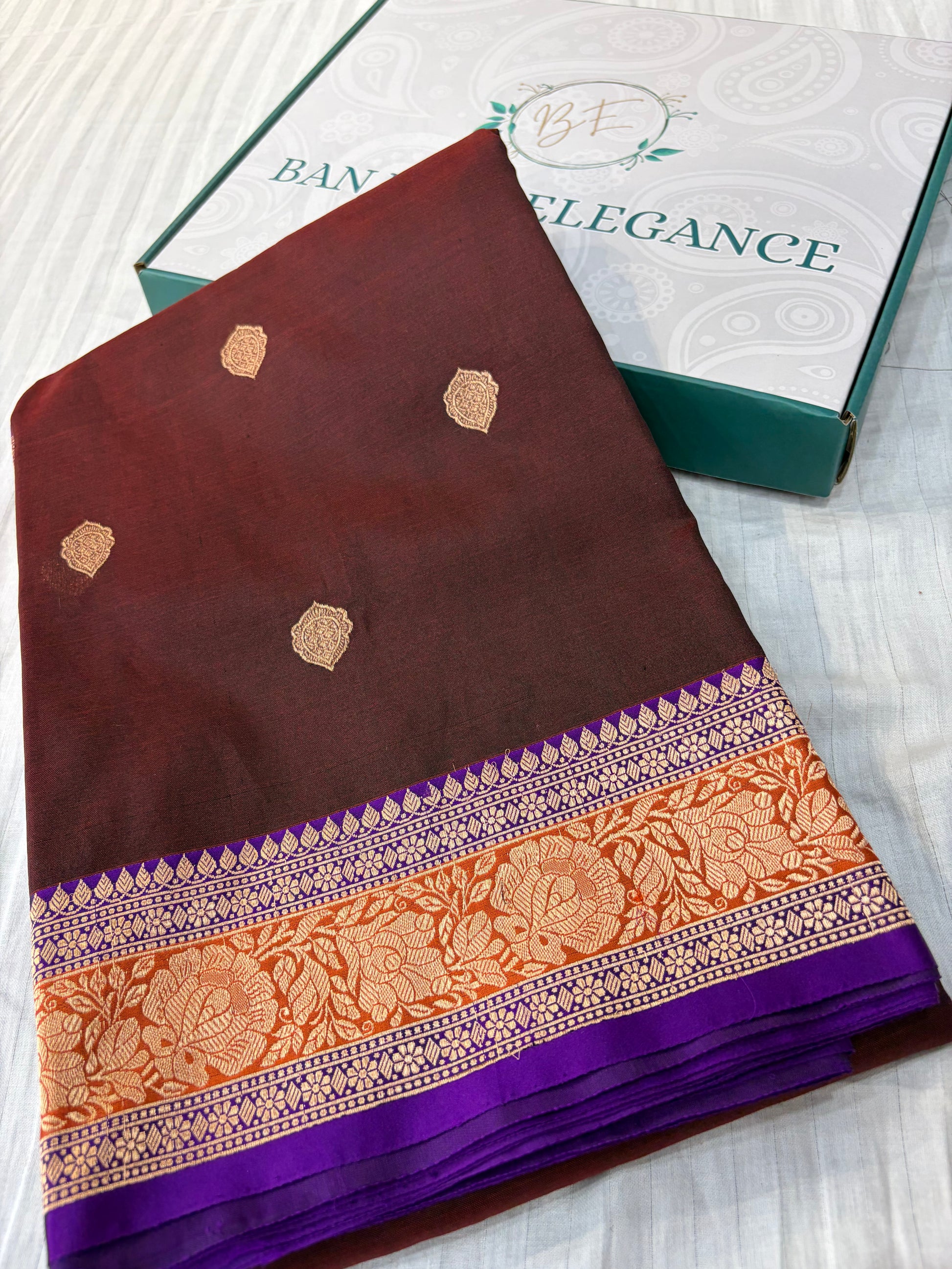 Pure handloom organza silk saree in with 3D colour border