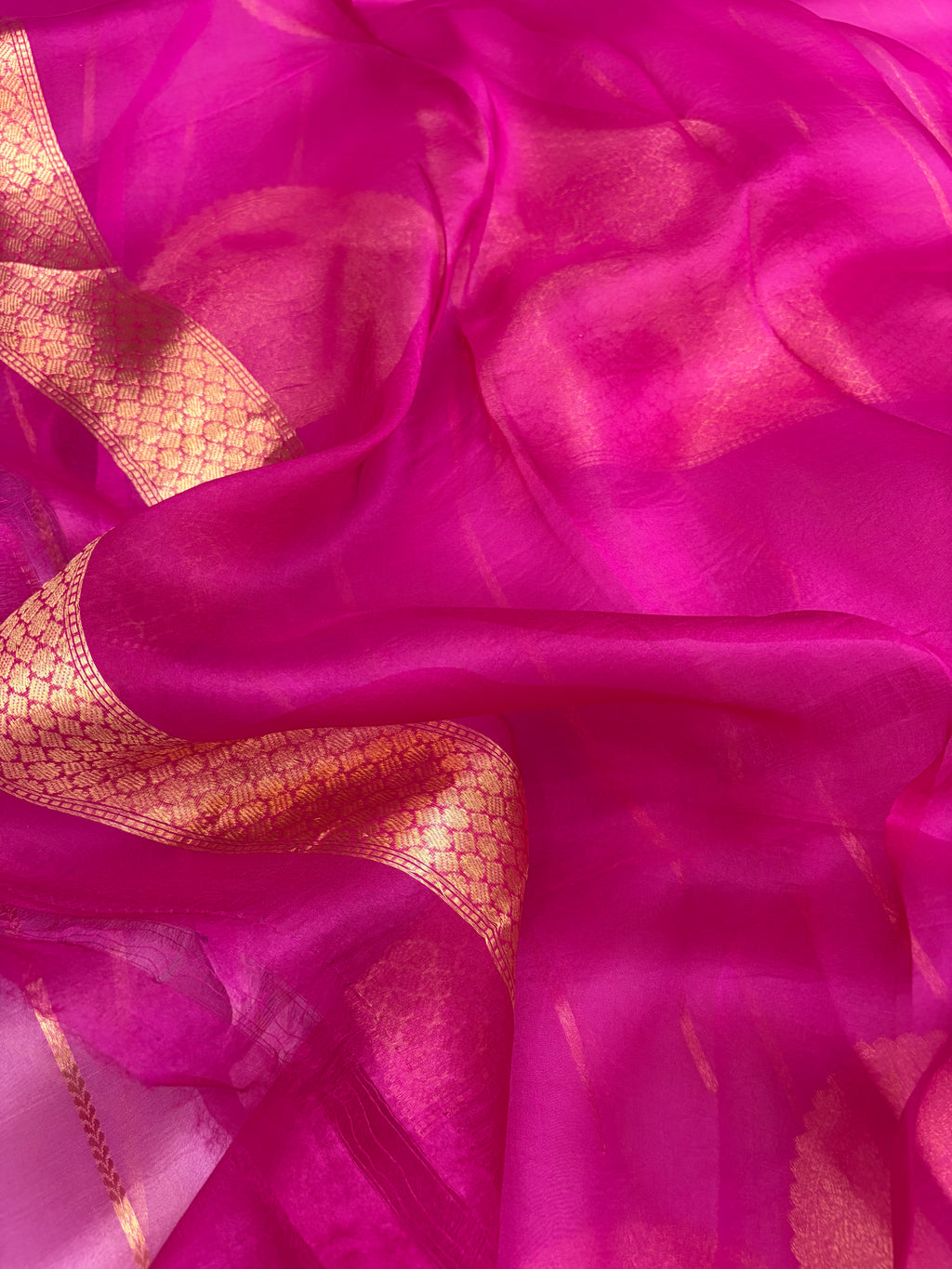 Pure handloom organza silk saree in purple colour with Rani piping border