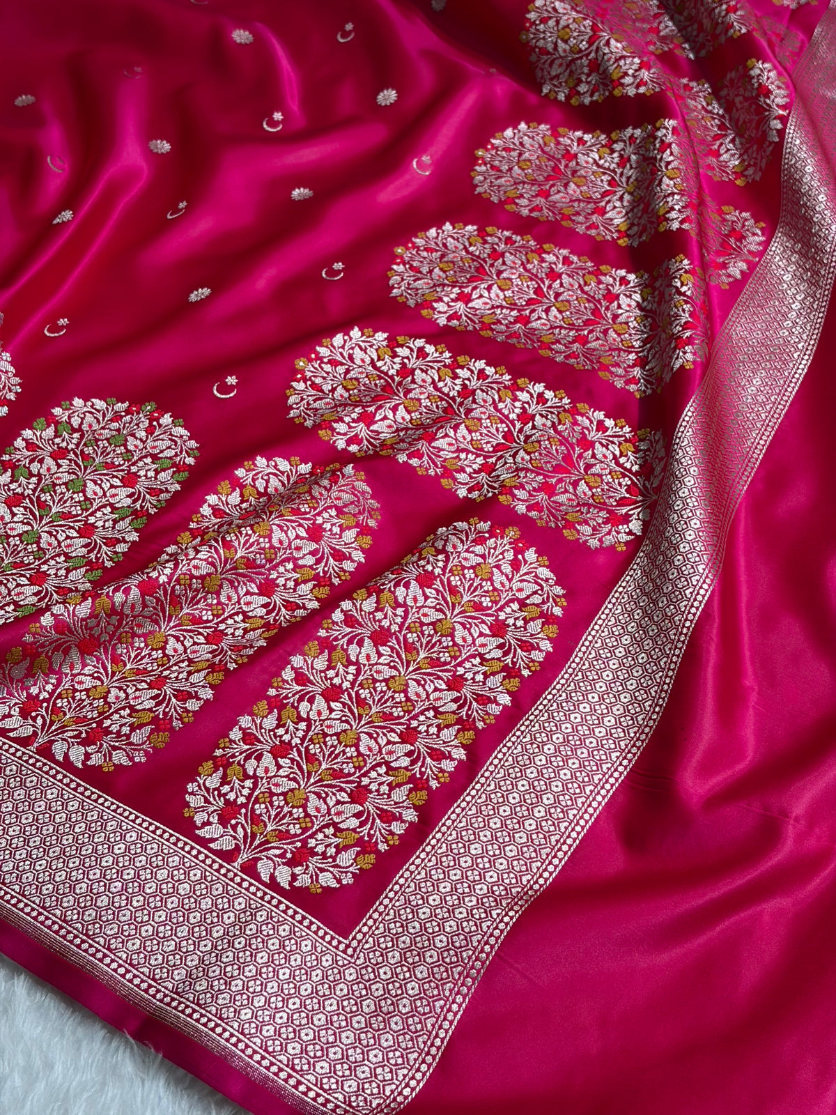 Beautiful Mashru silk saree in Rani pink colour