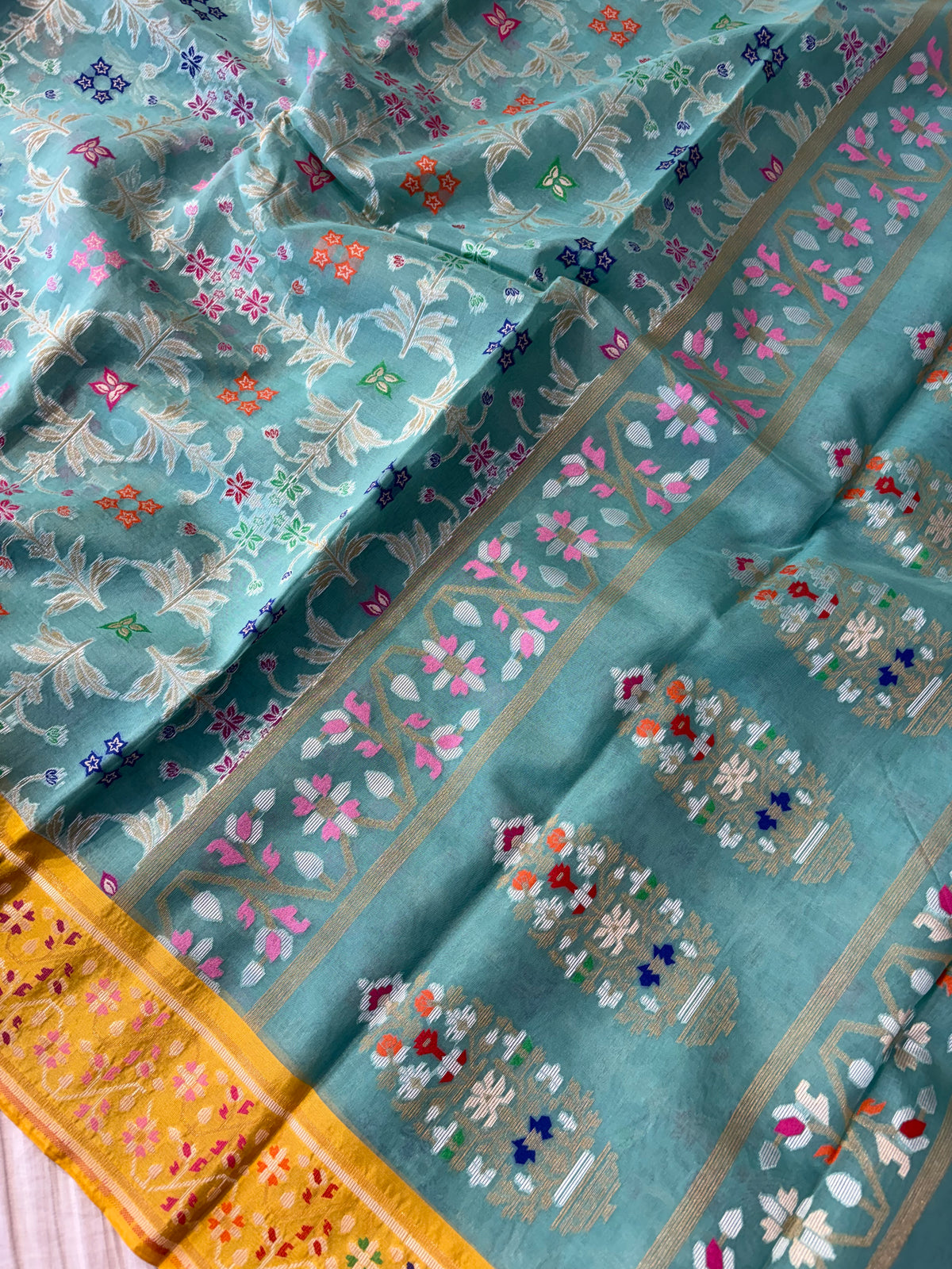 Beautiful pure premium kora jamdani saree