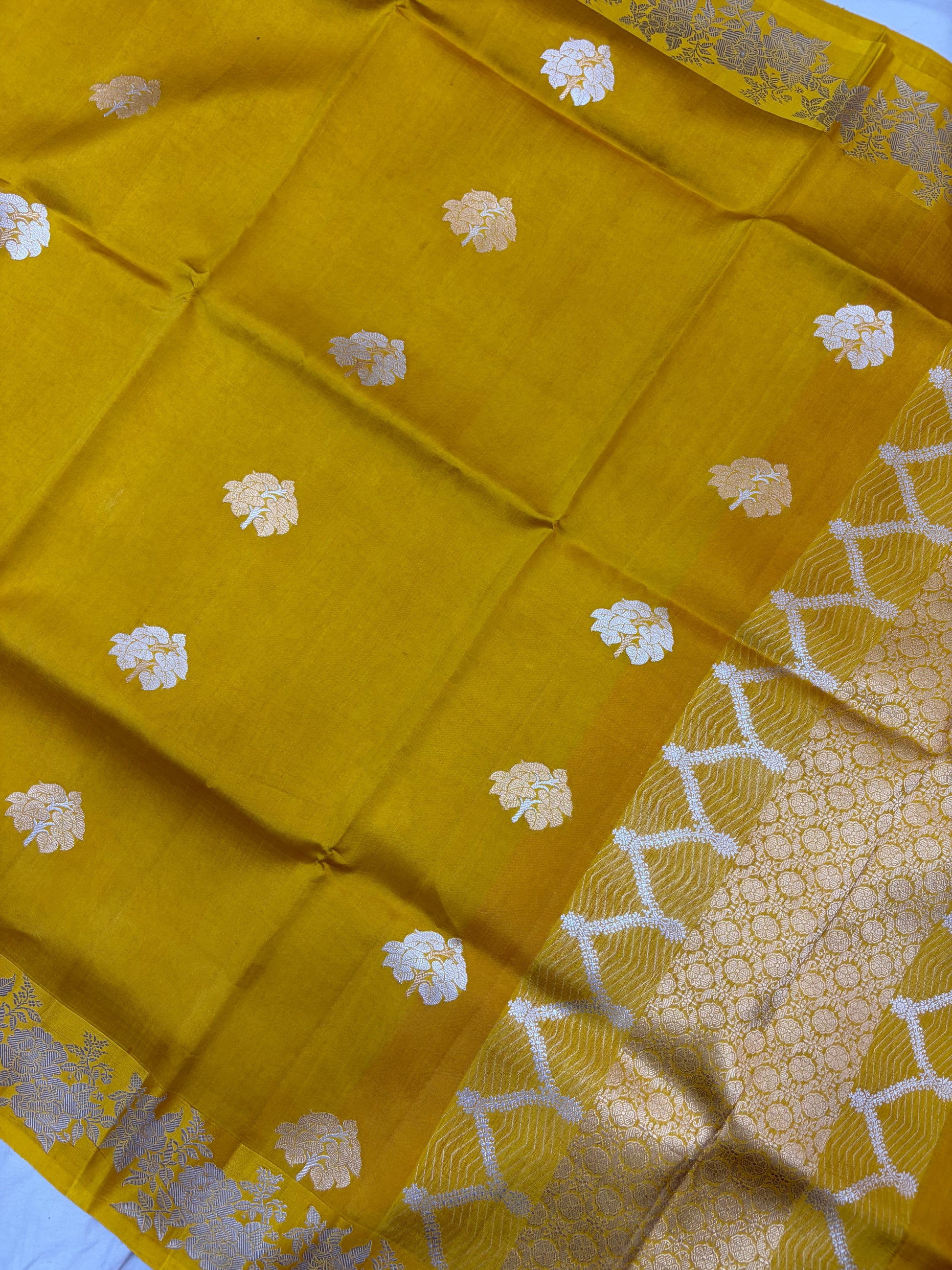 PURE RAW MANGO SAREE IN YELLOW GOLD COLOUR