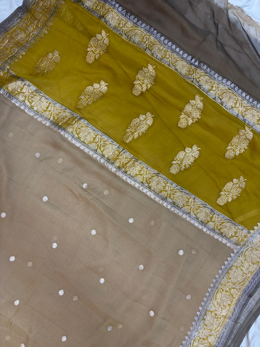 Contrast Pure khaddi chiffon Zari Border Buti saree
