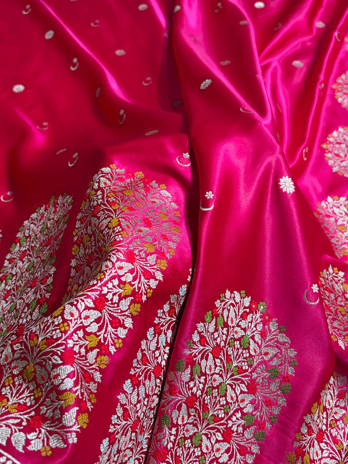 Beautiful Mashru silk saree in Rani pink colour