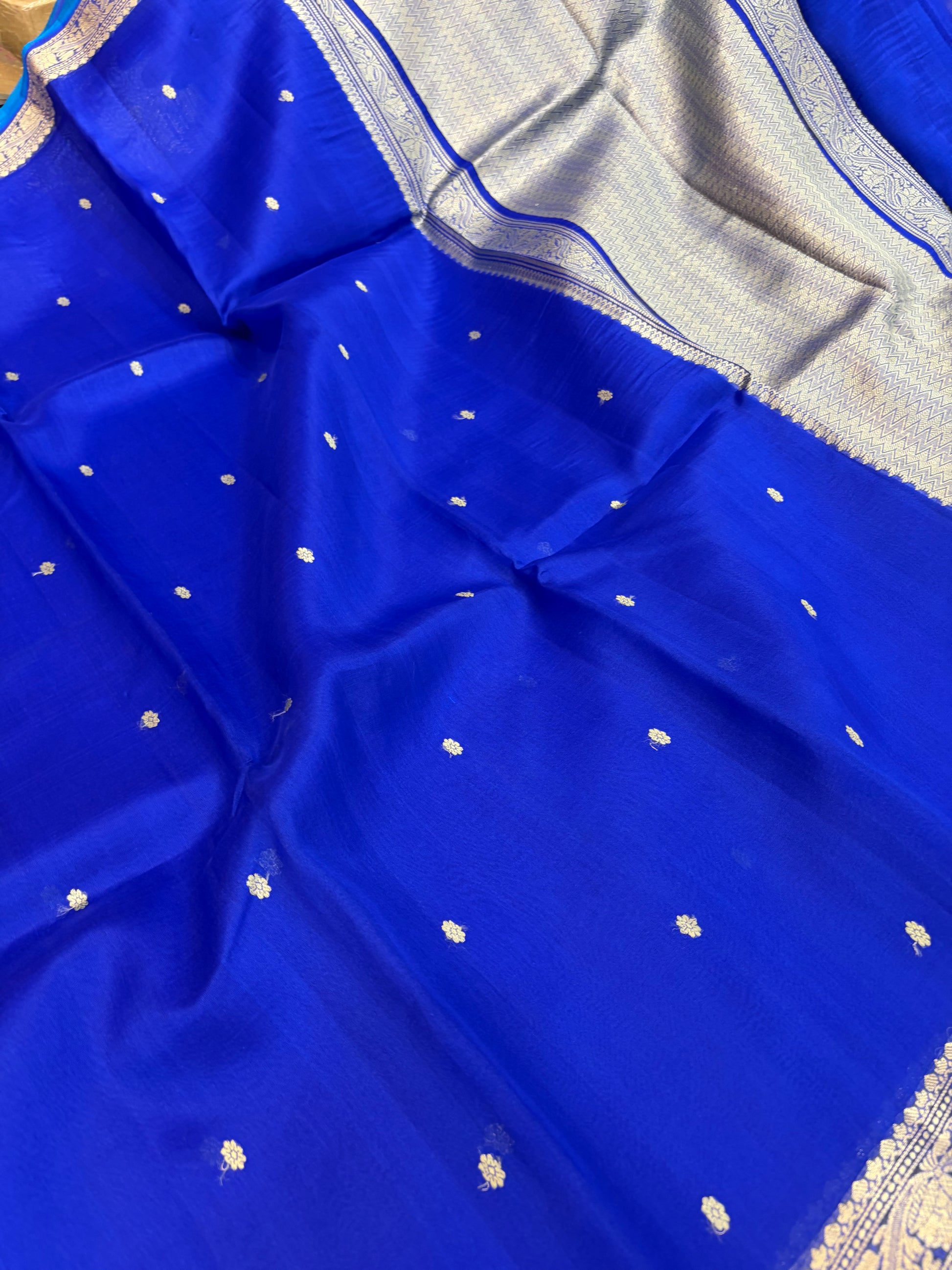 Pure handloom organza silk saree In Royal blue colour with Turquoise blue piping border