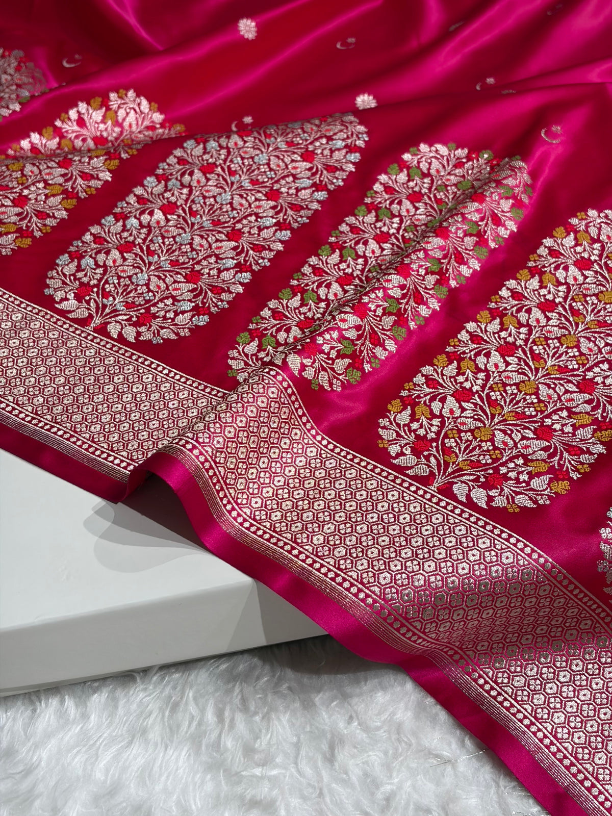 Beautiful Mashru silk saree in Rani pink colour