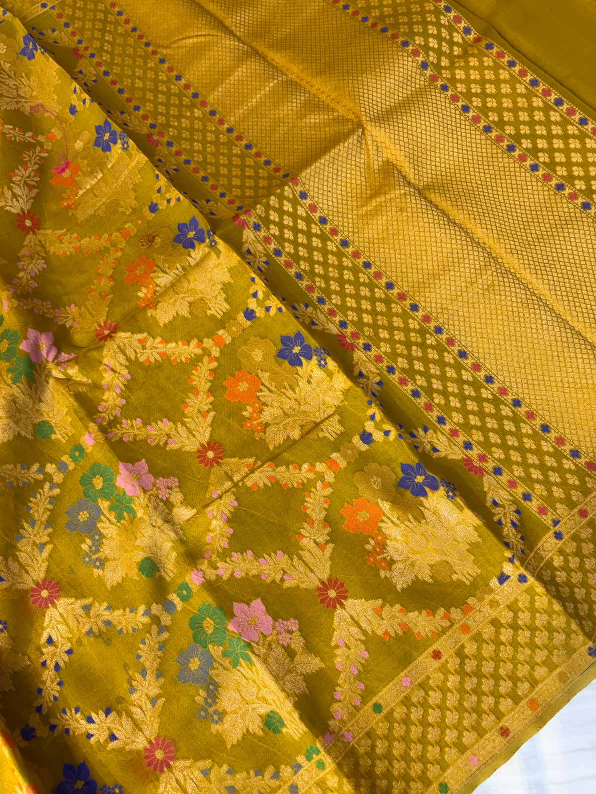 Beautiful pure premium kora jamdani saree