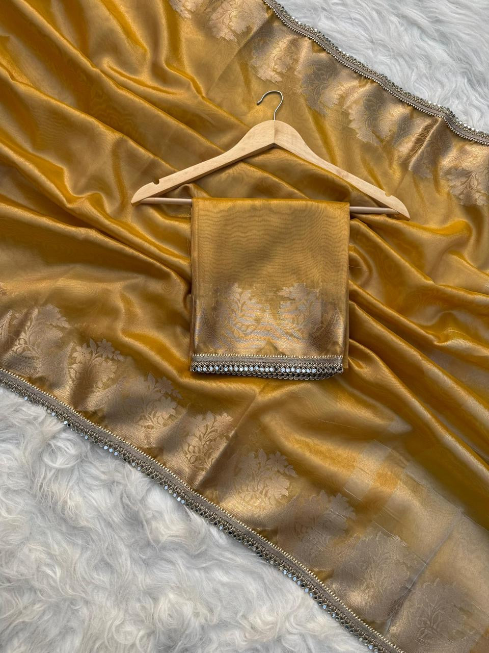 BANARASI SOFT TISSUE SILK SAREE WITH RICH GOLDEN ZARI WEAVING