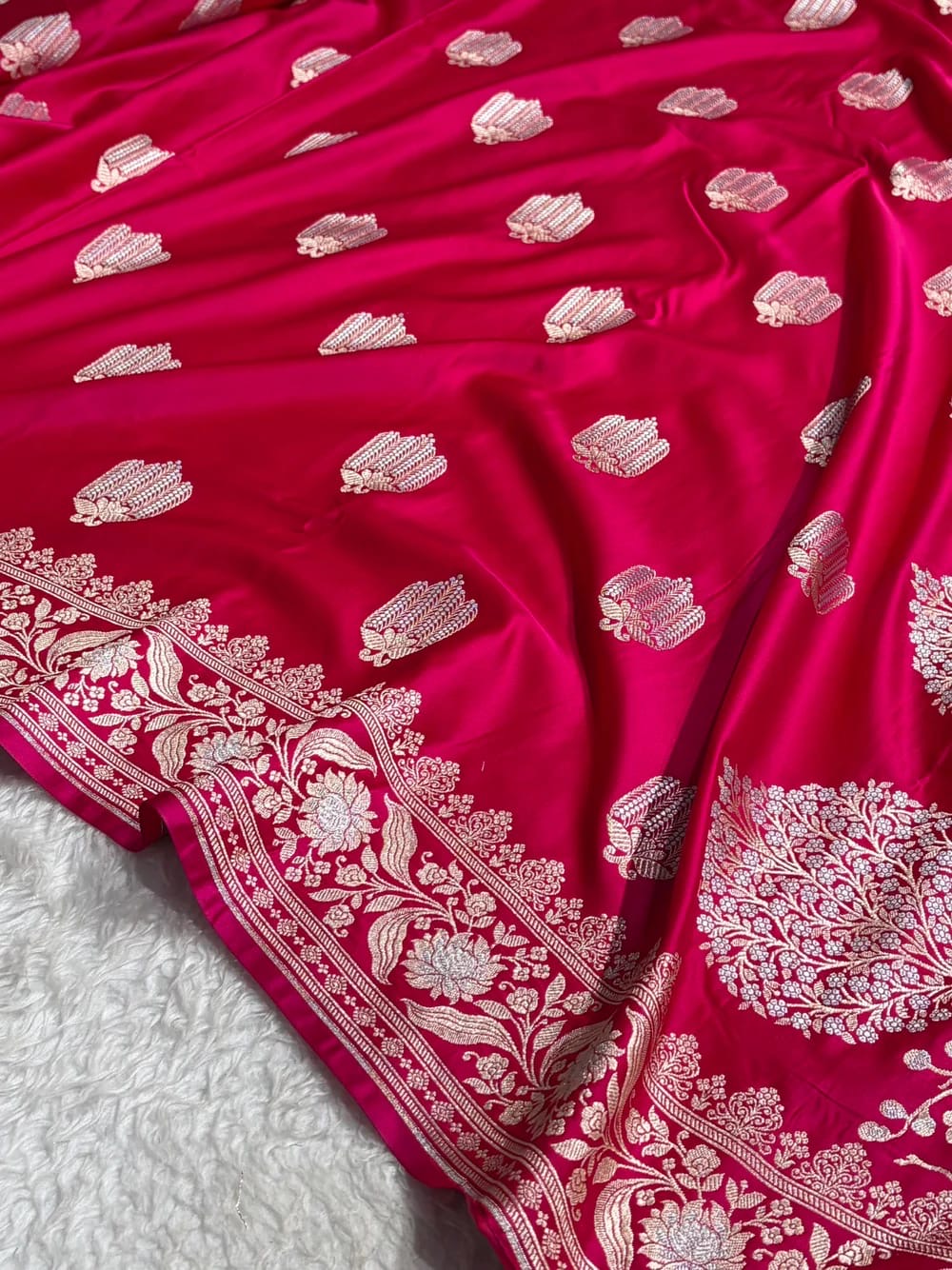 Beautiful Mashru silk saree in Rani pink colour