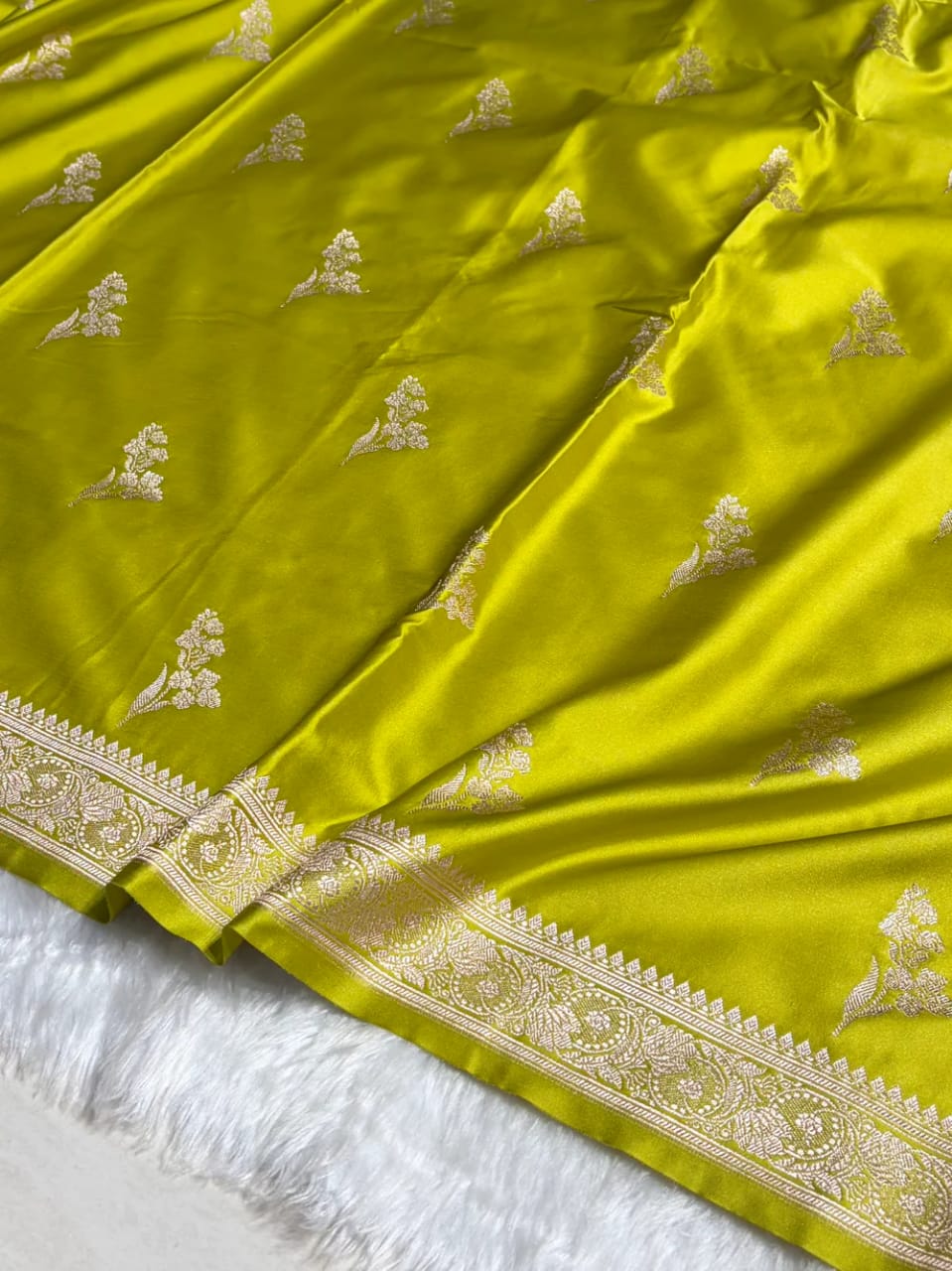 Parrot Mashru Silk Zari Banarasi Border Boota Saree