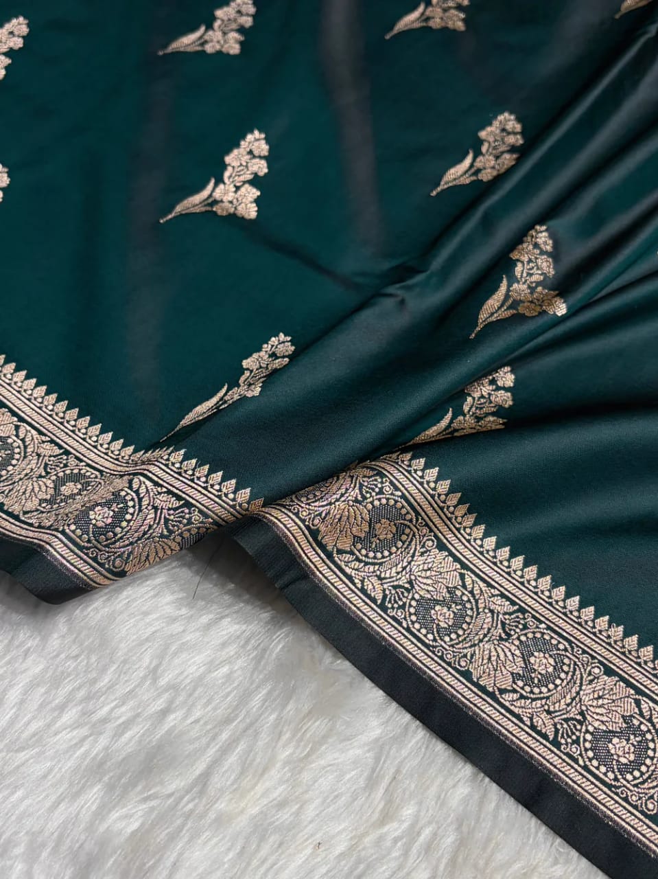 Bottle Green Mashru Silk Zari Banarasi Border Boota Saree