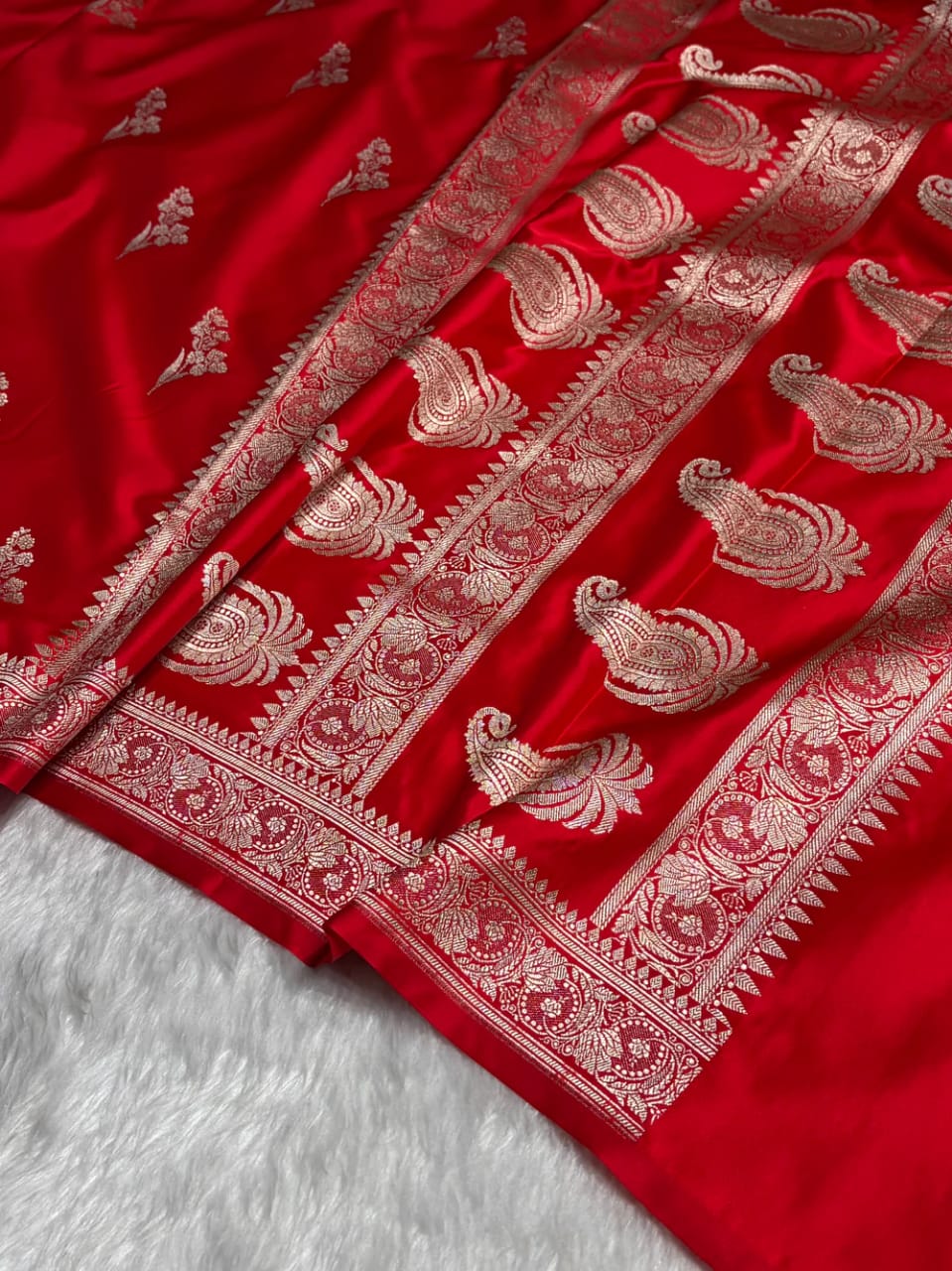 Red Mashru Silk Zari Banarasi Border Boota Saree