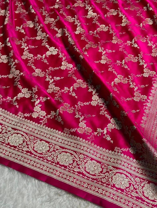 Magenta Mashru Silk Zari Banarasi Border Jaal Saree