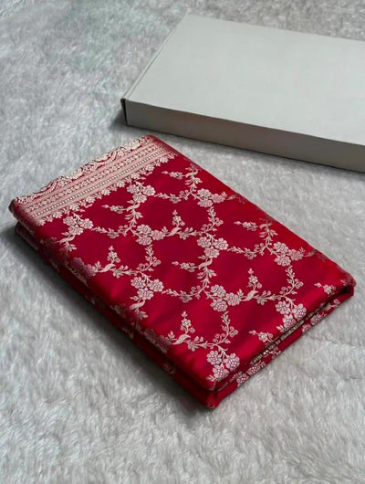 Magenta Mashru Silk Zari Banarasi Border Jaal Saree