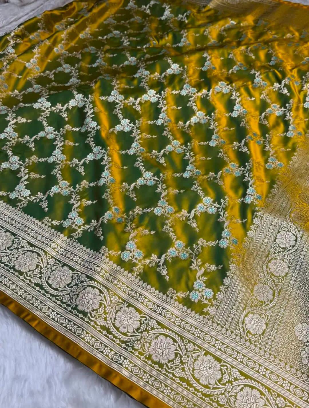 Green Mashru Silk Zari Banarasi Border Jaal Saree