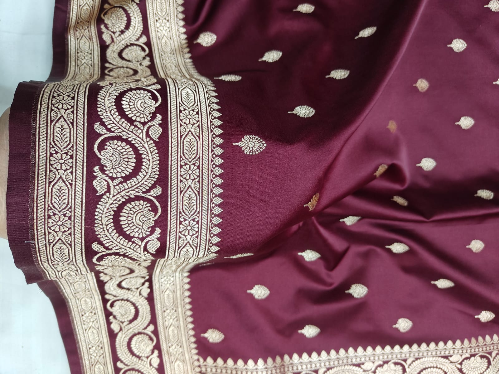 Garnet Mashru Silk Zari Banarasi Border Buti Saree