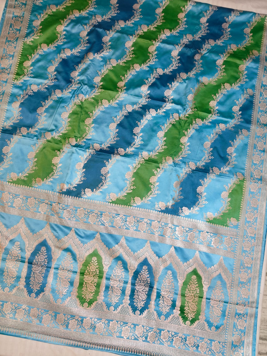 Multi Colour Mashru Silk Zari Banarasi Border Aada Jaal Saree