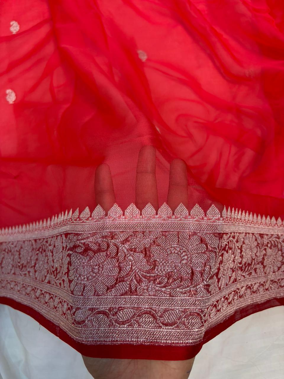 Contrast Pure khaddi chiffon Zari Border Buti saree