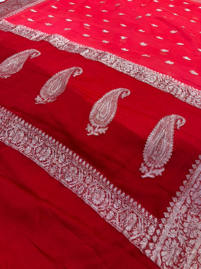 Contrast Pure khaddi chiffon Zari Border Buti saree