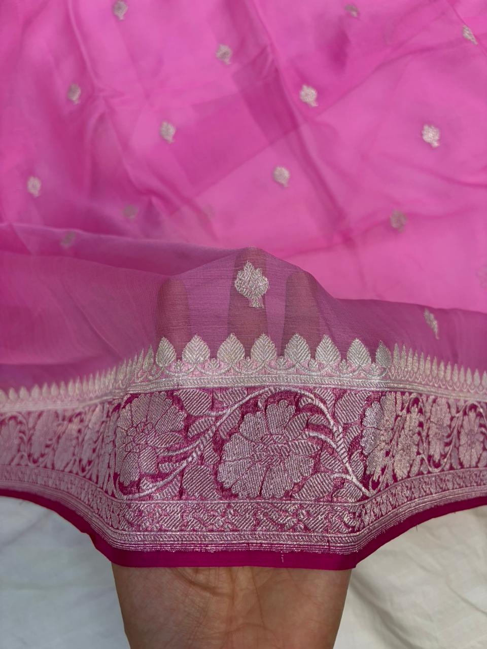 Contrast Pure khaddi chiffon Zari Border Buti saree