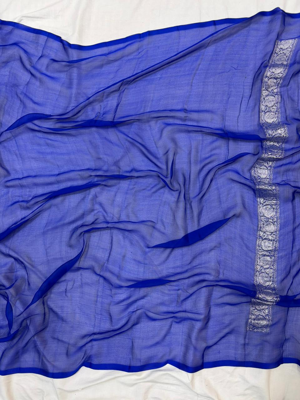 Contrast Pure khaddi chiffon Zari Border Buti saree