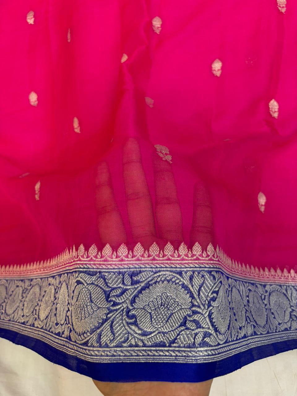 Contrast Pure khaddi chiffon Zari Border Buti saree