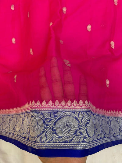 Contrast Pure khaddi chiffon Zari Border Buti saree