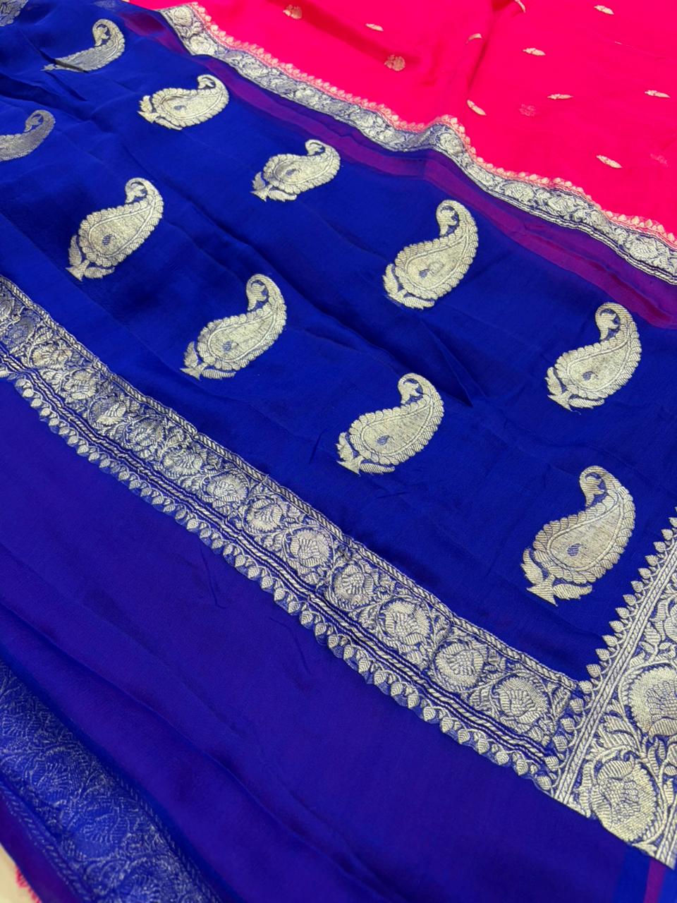 Contrast Pure khaddi chiffon Zari Border Buti saree